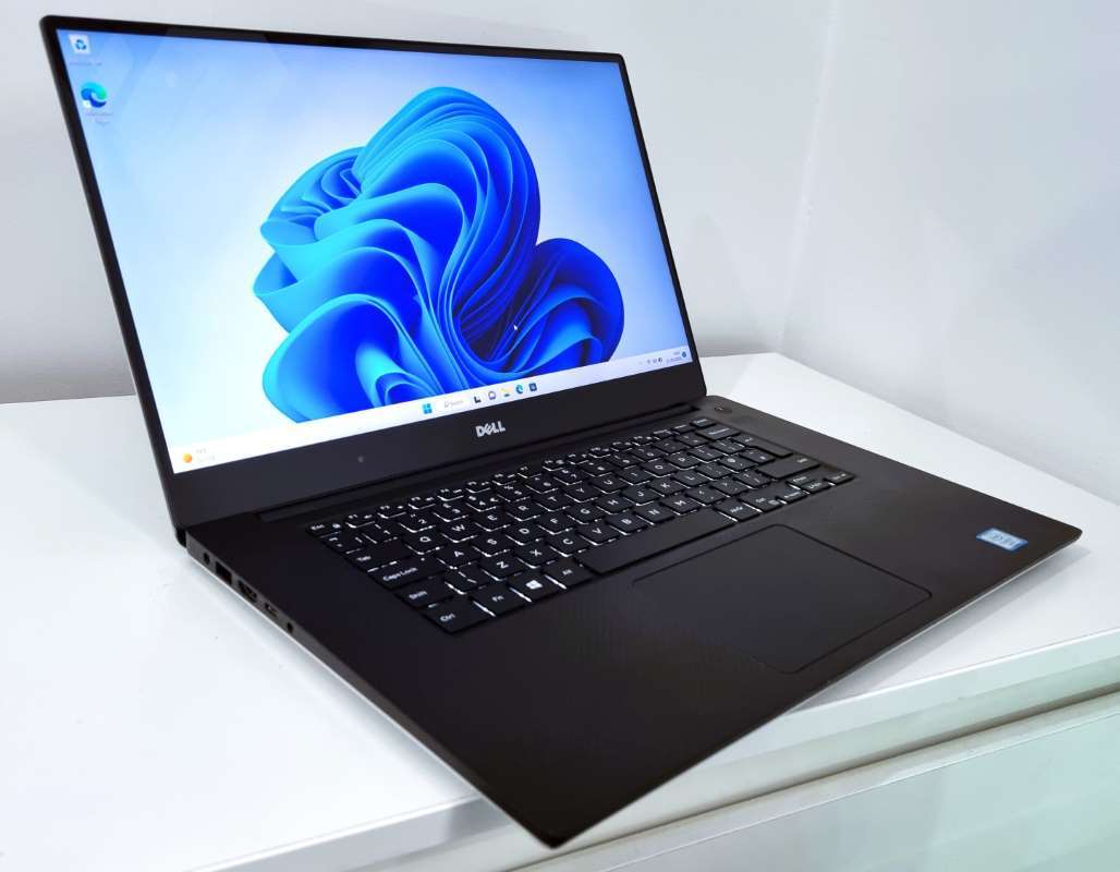 Dell XPS 15 9550 Laptop | i7 CPU, 4K Touchscreen