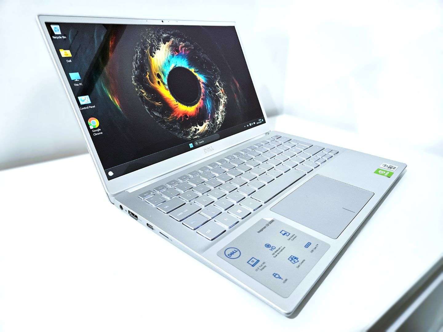 Dell Inspiron 13 Ultrabook | Intel i7, 16GB RAM, MX250, 13.3 FHD