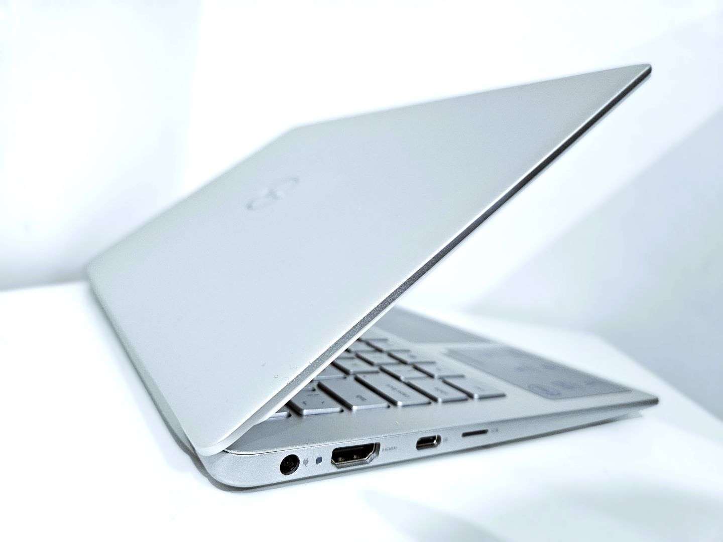 Dell Inspiron 13 Ultrabook | Intel i7, 16GB RAM, MX250, 13.3 FHD